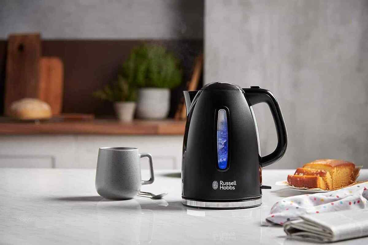 Vannkoker Russell Hobbs Textures, svart 1,7L.