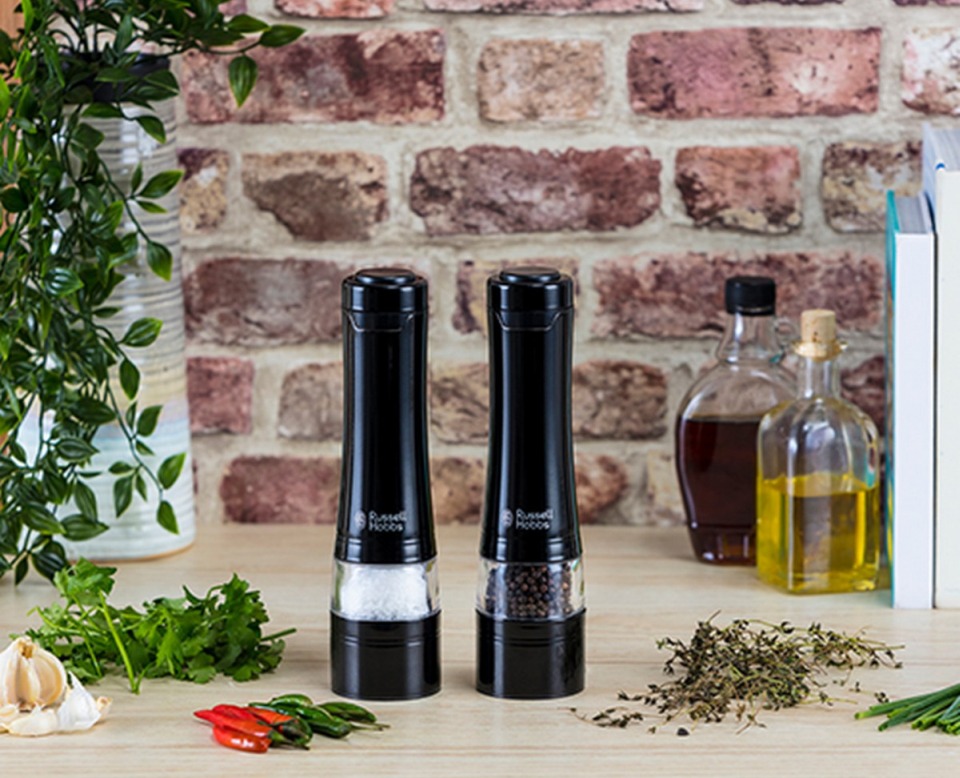 Salt-pepperkvern Russell Hobbs svart batteridrift