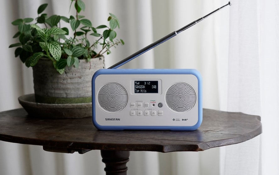 DAB radio Sangen DPR77 stereo hvit og blå